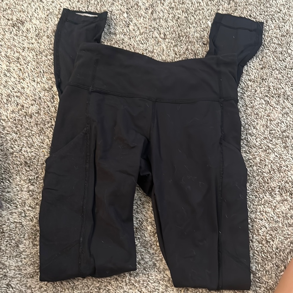 Black lululemon leggings